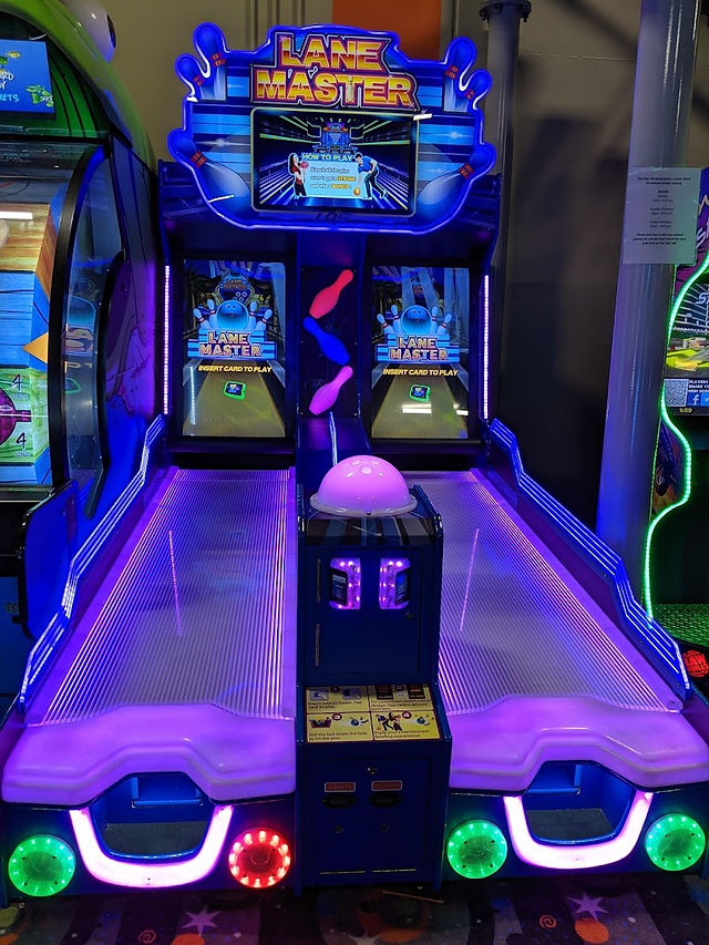 arcade games at the fun lab